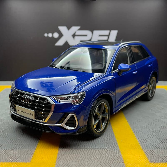 YX Car Model Audi Q3 2019 Blue Openable 1:18 Diecast Model Car - detailed collector display model