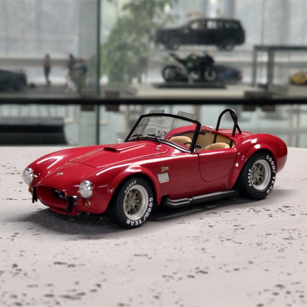 Minichamps Mercedes-Benz SLK R172 2011 Silver Metallic 1:18 Diecast Model Car - detailed collector display model