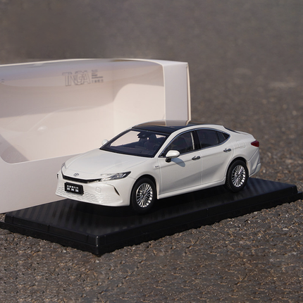 Original Manufacturer Toyota Camry XSE 2024 (9th Gen) 1:30 Diecast Model Car - detailed collector display model