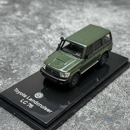 Para64 Toyota Land Cruiser 76 2014 Military Green 1:64 Diecast Model Car - detailed collector display model
