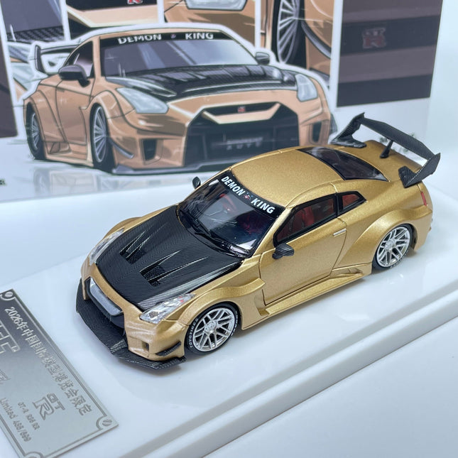 Car King HEC2026 Exhibition Limited Edition Collection Gold 1:64 Diecast Model Car - detailed collector display model