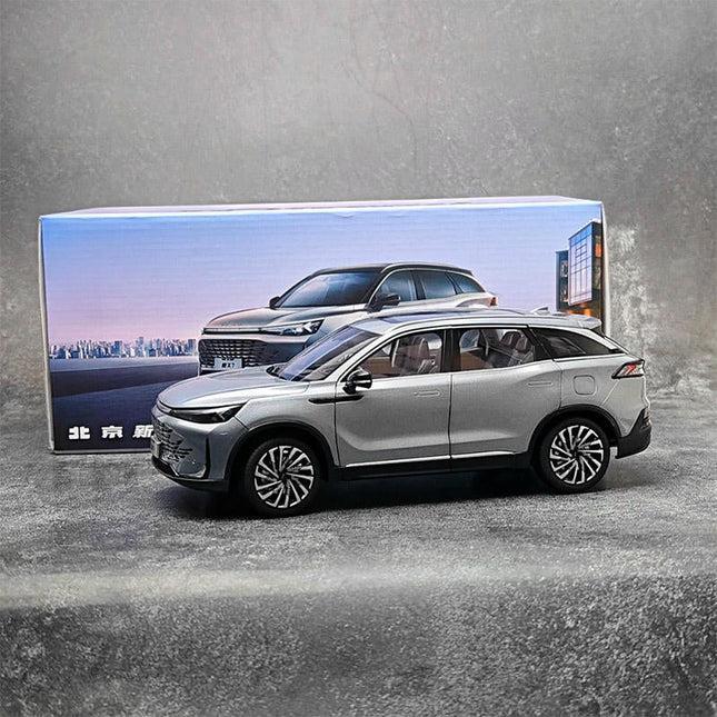 YX Car Model Beijing X7 Gray 1:18 Diecast Model Car - studio product photo of the scale model