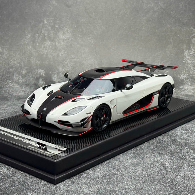 VMB Koenigsegg ONE:1 White 1:18 Resin Model Car - detailed collector display model