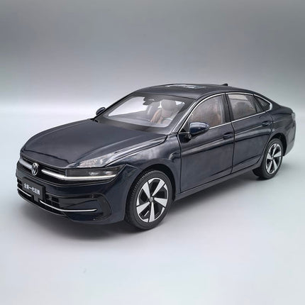 YX Car Model FAW-Volkswagen B9 Magotan 2024 Blue 1:18 Diecast Model Car - detailed collector display model