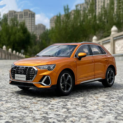 YX Car Model Audi Q3 2019 Blue Openable 1:18 Diecast Model Car - studio product photo of the scale model