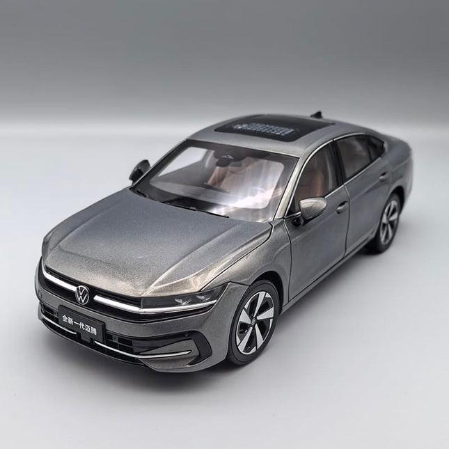 YX Car Model FAW-Volkswagen B9 Magotan 2024 Blue 1:18 Diecast Model Car - studio product photo of the scale model
