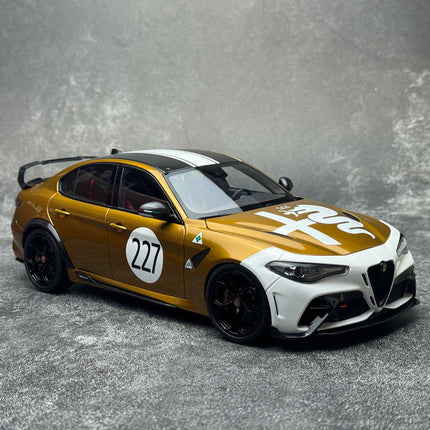 Motorhelix Alfa Romeo Giulia GTAm Black Carbon 1:18 Diecast Model Car - studio product photo of the scale model