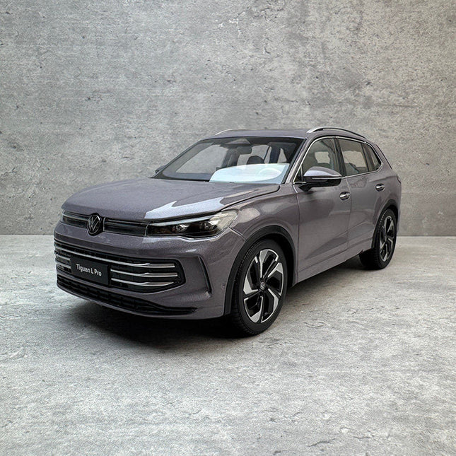 Original Manufacturer Original Volkswagen Tiguan L Pro 2024 White 1:18 Diecast Model Car - studio product photo of the scale 