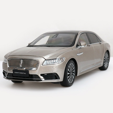 Original Manufacturer Lincoln Continental White 1:18 Diecast Model Car - detailed collector display model