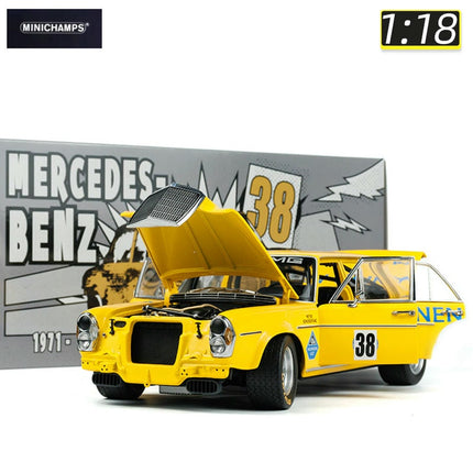 Minichamps Mercedes-Benz 300SEL 6.8 AMG 1971 1:18 Diecast Model Car - collector display piece