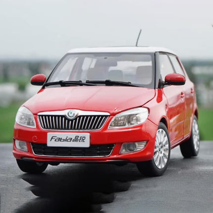 Shanghai Volkswagen Original Skoda New Fabia 1:18 Diecast Model Car - detailed collector display model