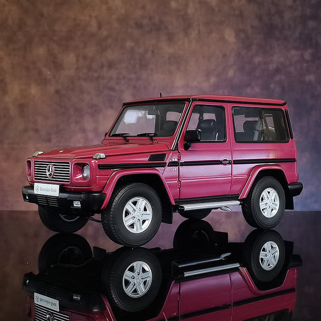 AutoArt Mercedes-Benz G500 1998 SWB 1:18 Diecast Model Car - detailed collector display model