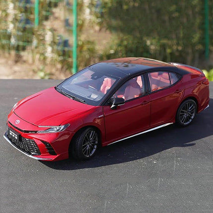 YX Car Model Toyota Camry 2024 9th Generation 1:18 Diecast Model Car - studio product photo of the scale model