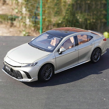 YX Car Model Toyota Camry 2024 9th Generation 1:18 Diecast Model Car - detailed collector display model