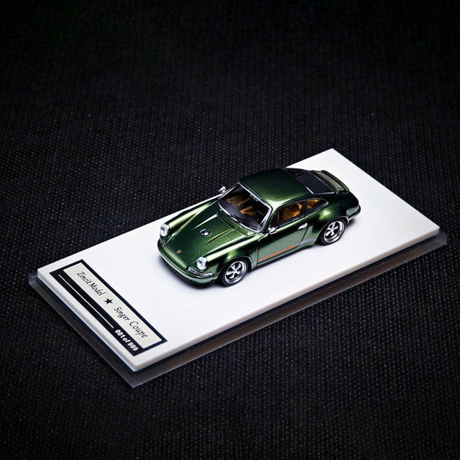 Zincit Model Porsche 911 Singer Coupe DLS 1:64 Diecast Model Car - studio product photo of the scale model