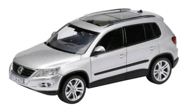 1:43 scale silver diecast SUV model car with sunroof and detailed exterior