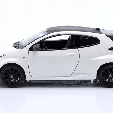 https://a.allegroimg.com/original/110a99/e337eafe416e902859e4f402ba74/Toyota-GR-Yaris-2021-White-Maisto-1-24-Bialy-Metalowy-Model-Samochodu-32909-Marka-Maisto