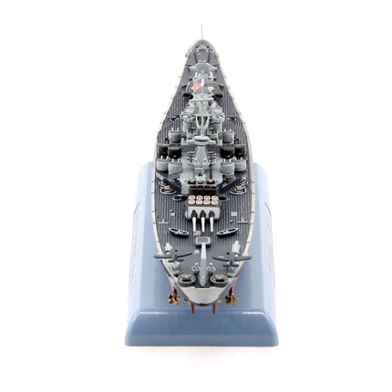 https://cdn.shopify.com/s/files/1/0567/1364/2151/products/USS-Alabama-BB-60-Battleship-1-1000-Scale-Diecast-Model-7.jpg?v=1670524350