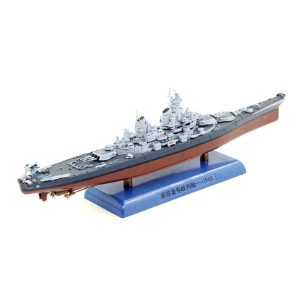 https://cdn.shopify.com/s/files/1/0567/1364/2151/products/USS-Missouri-BB-63-Battleship-1-1000-Scale-Diecast-Model-4.jpg?v=1670522941