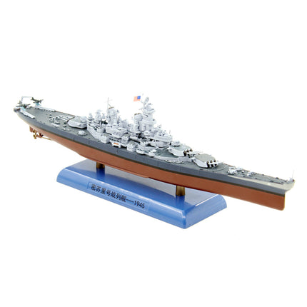 https://cdn.shopify.com/s/files/1/0567/1364/2151/products/USS-Missouri-BB-63-Battleship-1-1000-Scale-Diecast-Model-5.jpg?v=1670522941