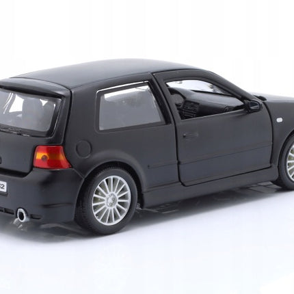 https://a.allegroimg.com/s720/11bc59/6e0b48a5442bb54eb8c5c908fae4/Volkswagen-VW-Golf-4-Mk4-IV-R32-2002-Maisto-1-24-Czarny-Model-Samochodu-Stan-opakowania-oryginalne