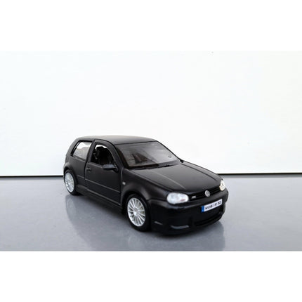 Volkswagen Golf R32 1:24 Diecast Model Car Maisto Matte Black Opening Doors VW Hot Hatch Collectible