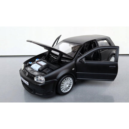 Volkswagen Golf R32 1:24 Diecast Model Car Maisto Matte Black Opening Doors VW Hot Hatch Collectible