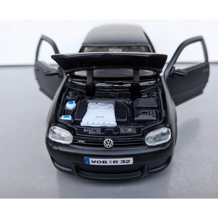 Volkswagen Golf R32 1:24 Diecast Model Car Maisto Matte Black Opening Doors VW Hot Hatch Collectible