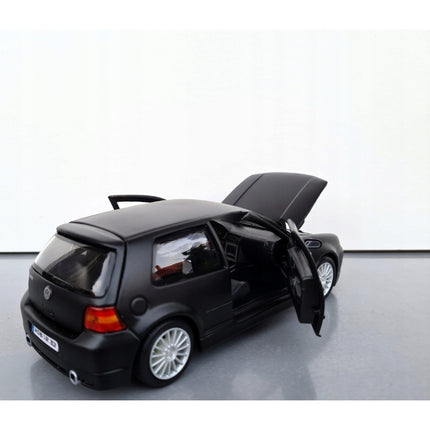 Volkswagen Golf R32 1:24 Diecast Model Car Maisto Matte Black Opening Doors VW Hot Hatch Collectible