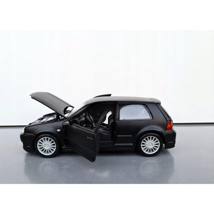 Volkswagen Golf R32 1:24 Diecast Model Car Maisto Matte Black Opening Doors VW Hot Hatch Collectible