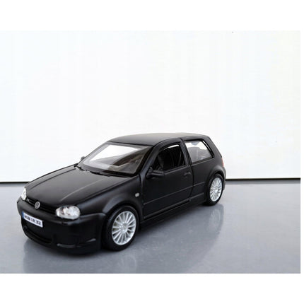 Volkswagen Golf R32 1:24 Diecast Model Car Maisto Matte Black Opening Doors VW Hot Hatch Collectible