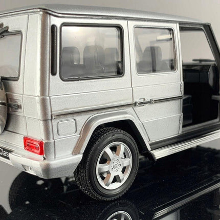 Welly 1:24 Mercedes-Benz G-Class Diecast Car Model