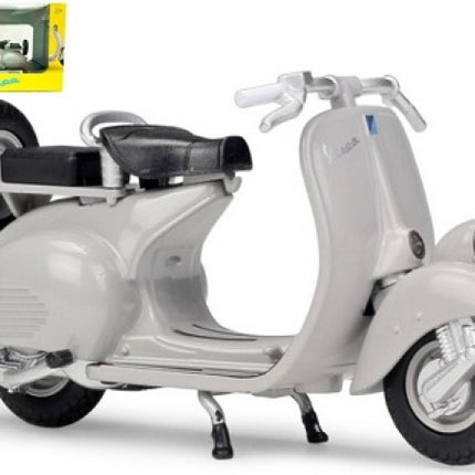 Diecast model Vespa scooter grey 1:18 scale with box, classic collectible toy bike