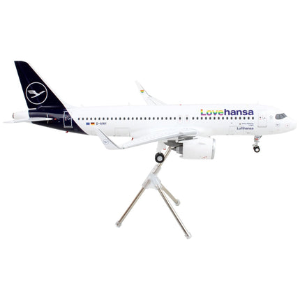 https://cdn.shopify.com/s/files/1/0504/9925/6496/products/airbus-a320neo-commercial-aircraft-lufthansa-lovehansa-white-with-blue-tail-gemini-200-series-1200-diecast-model-airplane-by-geminijets-446376.jpg?v=1748420658