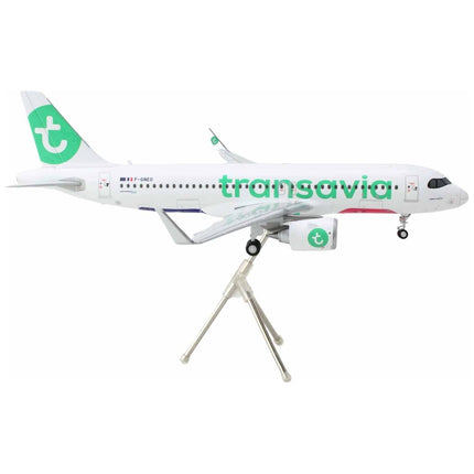 https://cdn.shopify.com/s/files/1/0504/9925/6496/files/airbus-a320neo-commercial-aircraft-transavia-airlines-f-gneo-white-with-green-tail-gemini-200-series-1200-diecast-model-airplane-by-geminijets-727824.jpg?v=1748405396