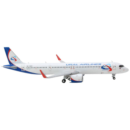 https://cdn.shopify.com/s/files/1/0504/9925/6496/products/airbus-a321neo-commercial-aircraft-ural-airlines-white-with-blue-tail-1400-diecast-model-airplane-by-geminijets-827971.jpg?v=1748420537