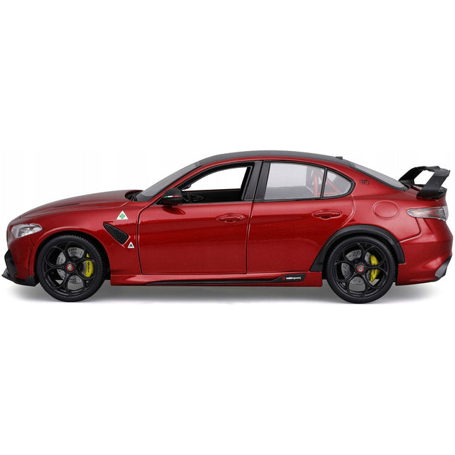 https://cdn.shopify.com/s/files/1/0504/9925/6496/files/alfa-romeo-giulia-gta-red-metallic-with-carbon-top-118-diecast-model-car-by-bburago-979940.jpg?v=1748405109