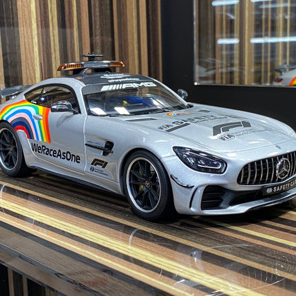 Minichamps 1:18 Mercedes-Benz AMG GTR 2020 F1 Safety Car Diecast Model - detailed collector display model