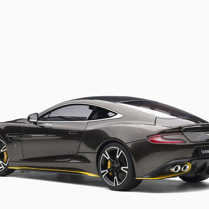 https://www.mydiecastcars.com/wp-content/uploads/2023/01/aston-martin-vanquish-black-autoart-1.jpg