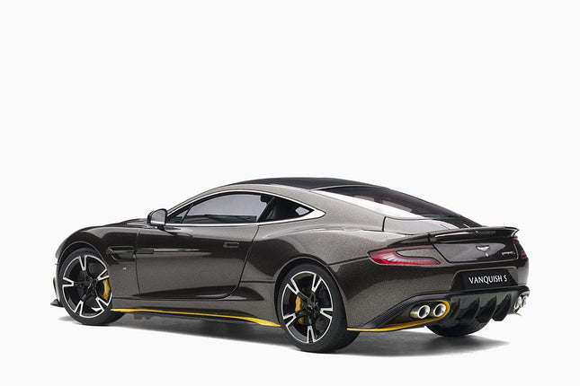 https://www.mydiecastcars.com/wp-content/uploads/2023/01/aston-martin-vanquish-black-autoart-1.jpg