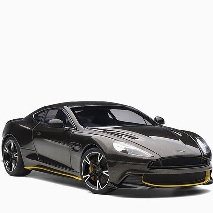 https://www.mydiecastcars.com/wp-content/uploads/2023/01/aston-martin-vanquish-black-autoart-4.jpg