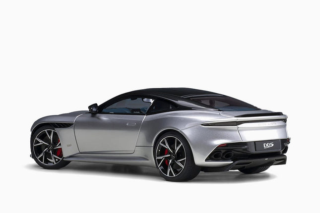 https://www.mydiecastcars.com/wp-content/uploads/2023/01/aston-martin-vanquish-silver-autoart-1.jpg