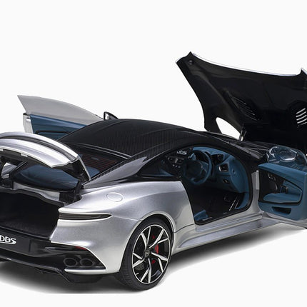 https://www.mydiecastcars.com/wp-content/uploads/2023/01/aston-martin-vanquish-silver-autoart-3.jpg