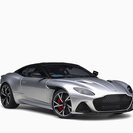 https://www.mydiecastcars.com/wp-content/uploads/2023/01/aston-martin-vanquish-silver-autoart-4.jpg