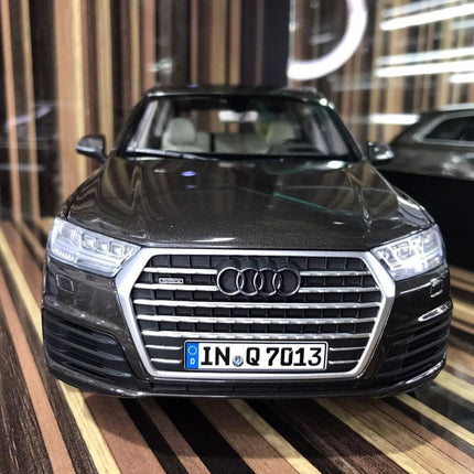 Minichamps 1/18 Audi Q7 Diecast Model Car Brown - studio product photo of the scale model