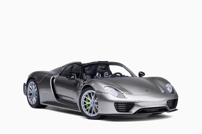 https://www.mydiecastcars.com/wp-content/uploads/2024/09/autoart-Porsche-918-Spyder-silver2.jpg