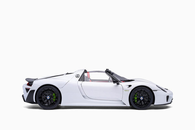 https://www.mydiecastcars.com/wp-content/uploads/2024/09/autoart-Porsche-918-Spyder-white1.jpg