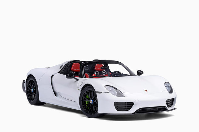 https://www.mydiecastcars.com/wp-content/uploads/2024/09/autoart-Porsche-918-Spyder-white3.jpg