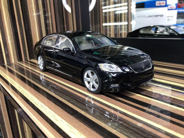 AUTOart 1:18 Lexus GS430 black diecast model car front side view