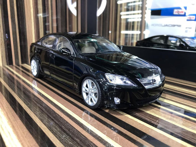 AutoArt Lexus IS350 2005 Black 1:18 Diecast Model Car - detailed collector display model